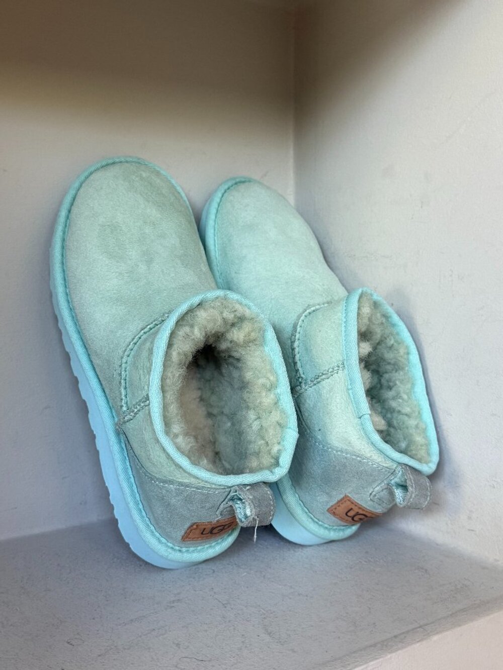 UGG Aqua Blue Suede Shearling Slip-On Shoes Women’s Size 8